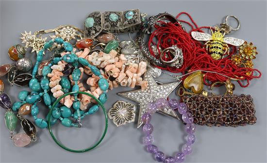 A large quantity of assorted costume jewellery.